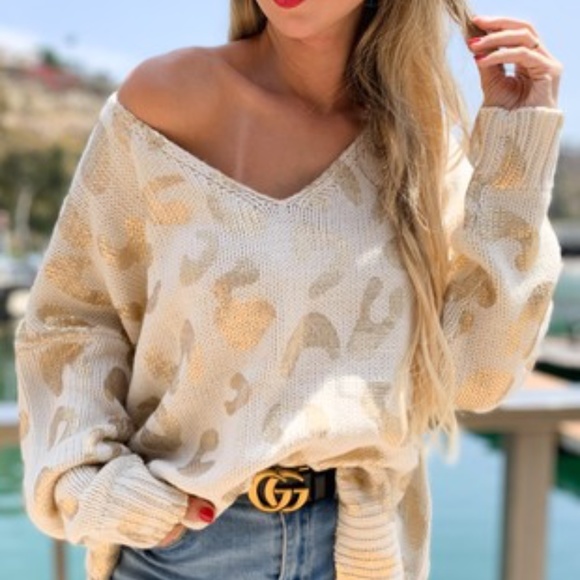 Amoli Tops - NWT Amoli Gold Leopard Printed V Neck Long Sleeve Tunic Knit Sweater